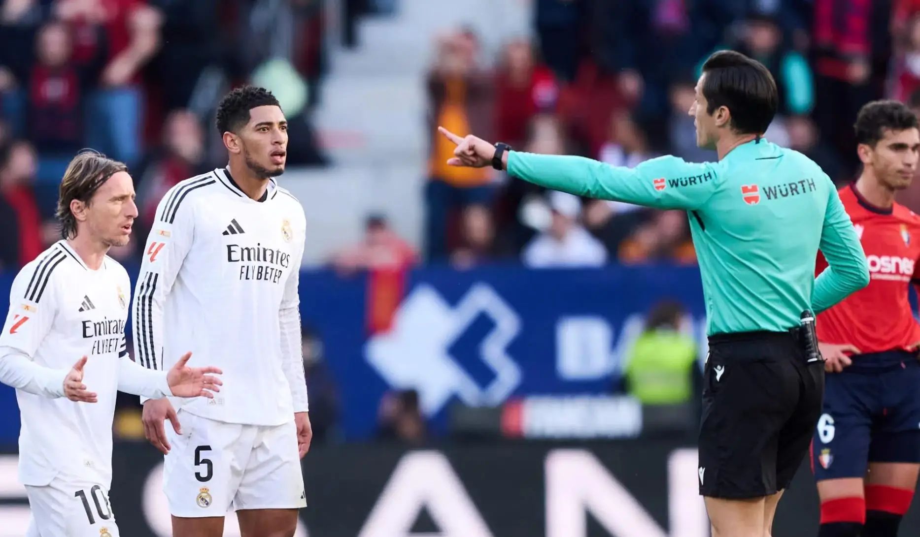 转会期罗马调整名单以备德国杯，官宣签约环节打磨，底气十足，团队化学反应显著的简单介绍